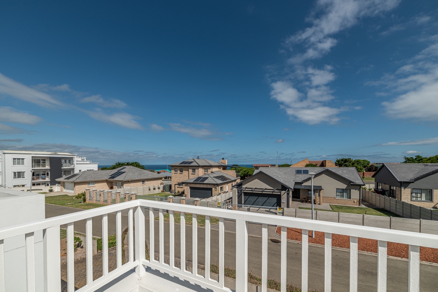 4 Bedroom Property for Sale in Reebok Western Cape